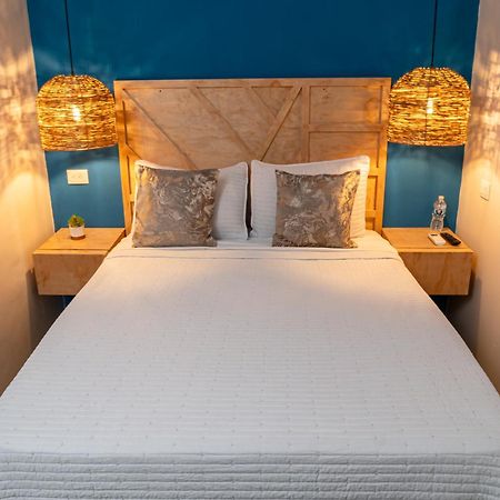 We Hotel, La Lima Luaran gambar