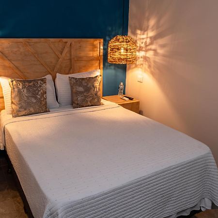 We Hotel, La Lima Luaran gambar