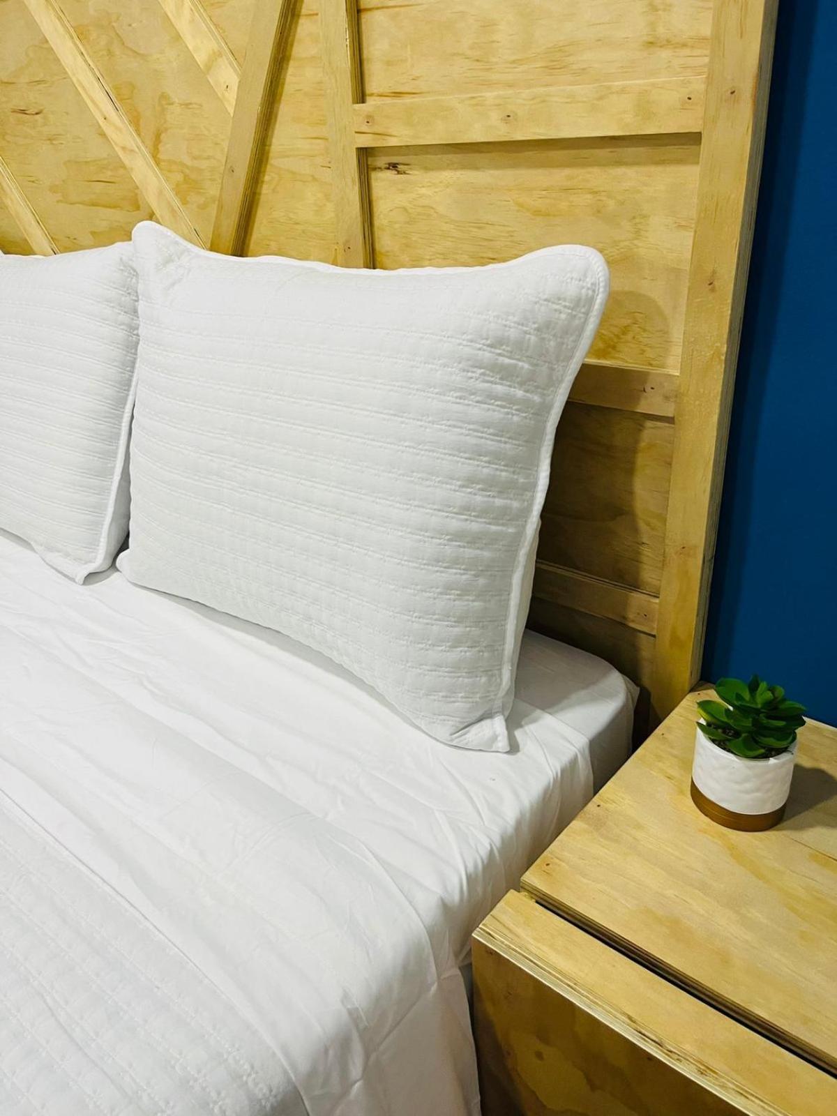 We Hotel, La Lima Luaran gambar