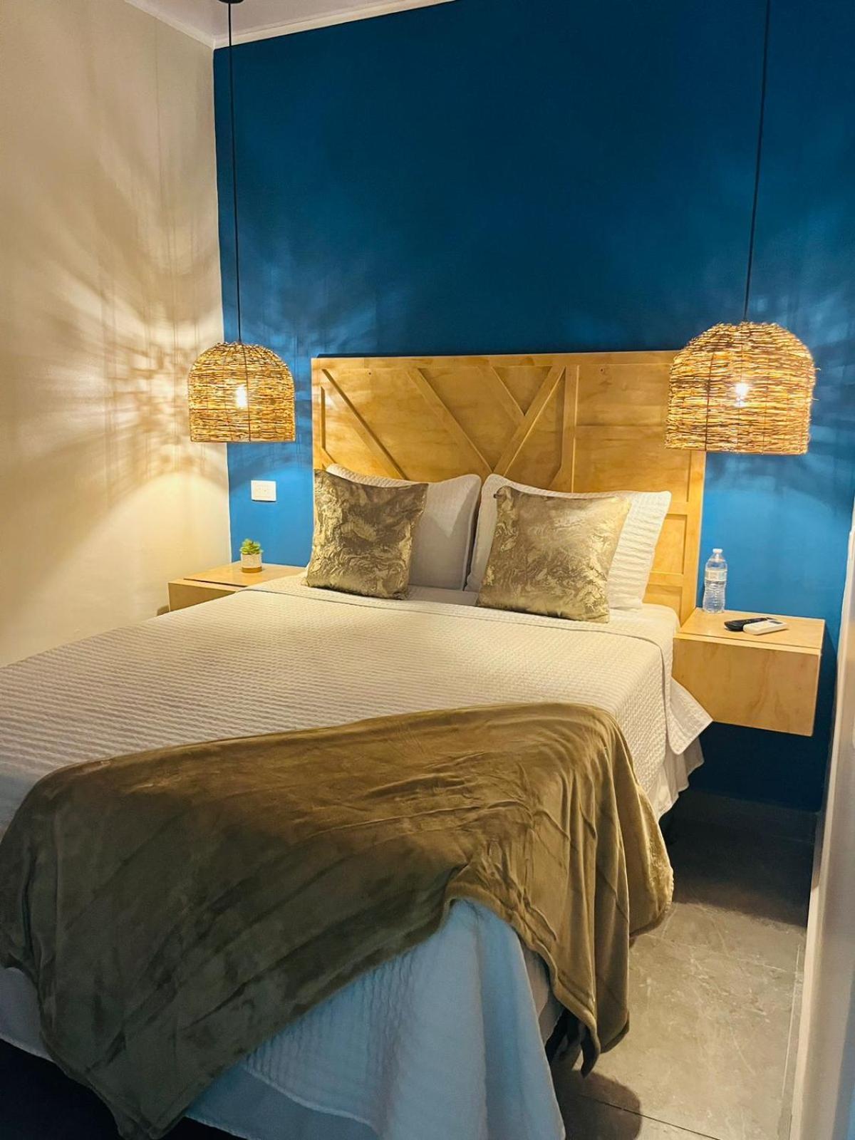 We Hotel, La Lima Luaran gambar